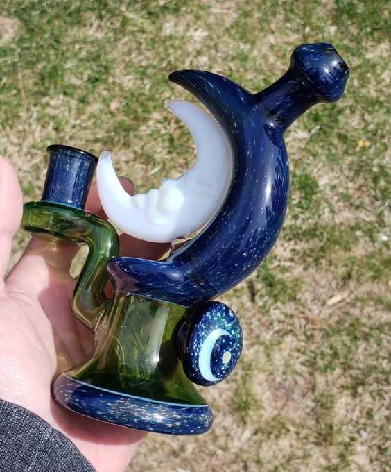 Don’t Do it: Why You Should Never Drink Bong Water